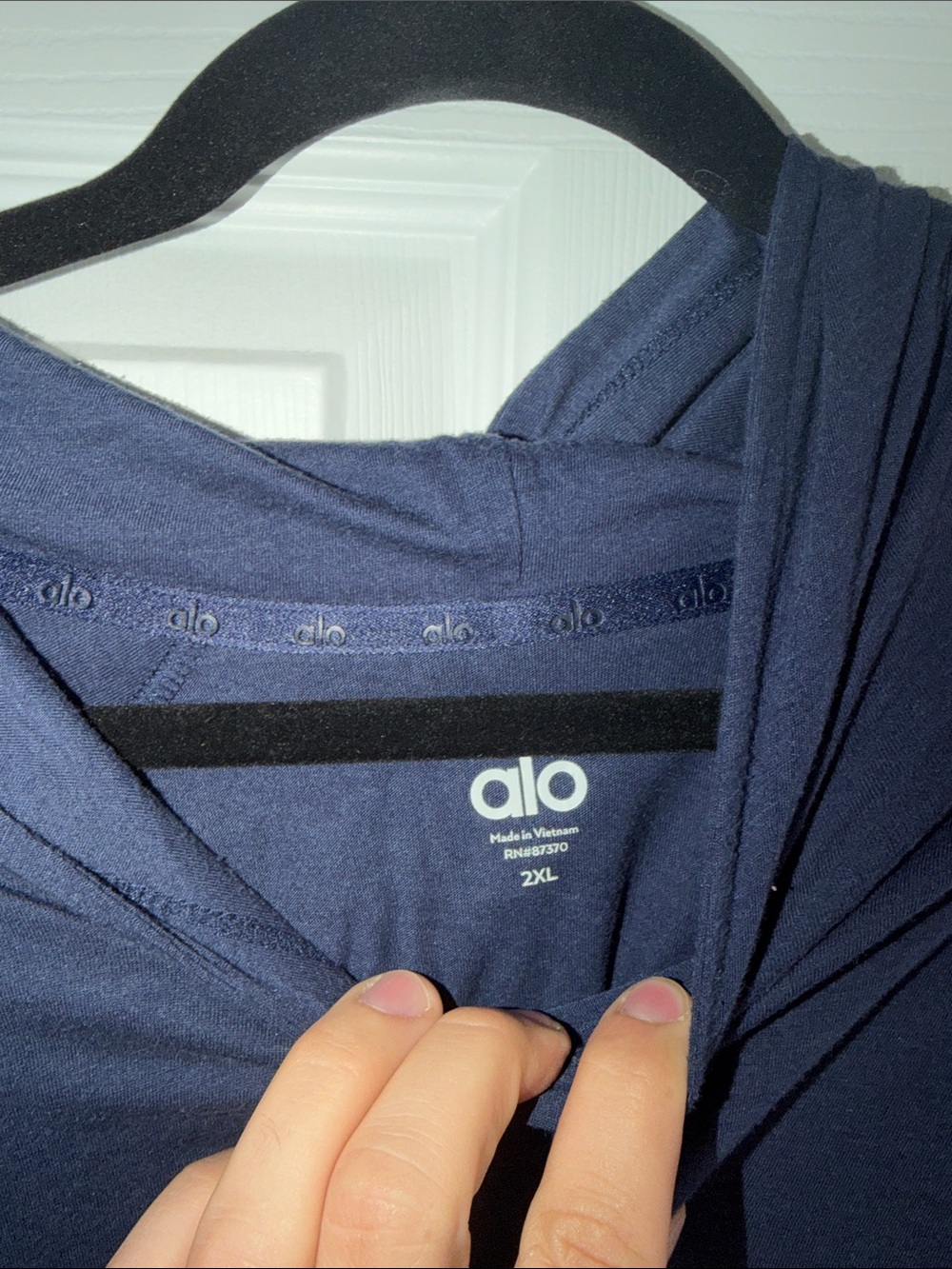 Alo Yoga 2XL Navy Soft Lightweight Hooded Long Sleeve Performance Top - Picture 2 of 4